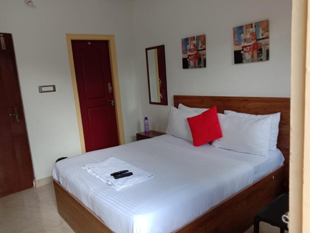 Bed and Breakfast Sk Residency Bangalore Esterno foto