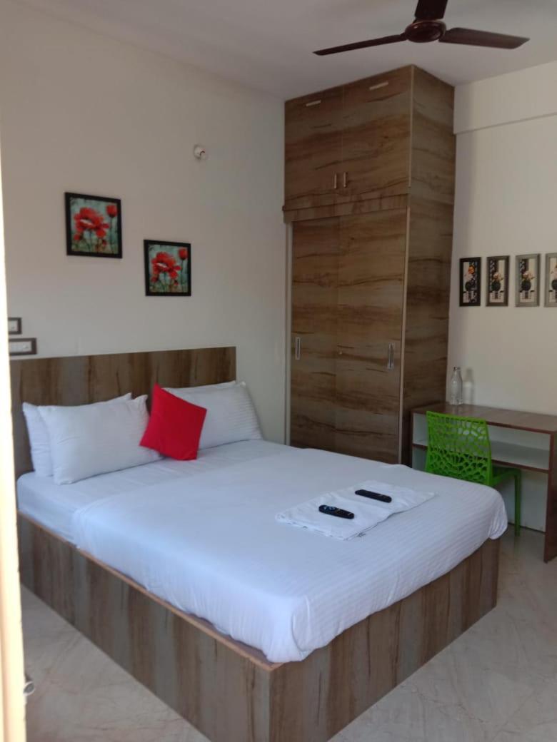 Bed and Breakfast Sk Residency Bangalore Esterno foto